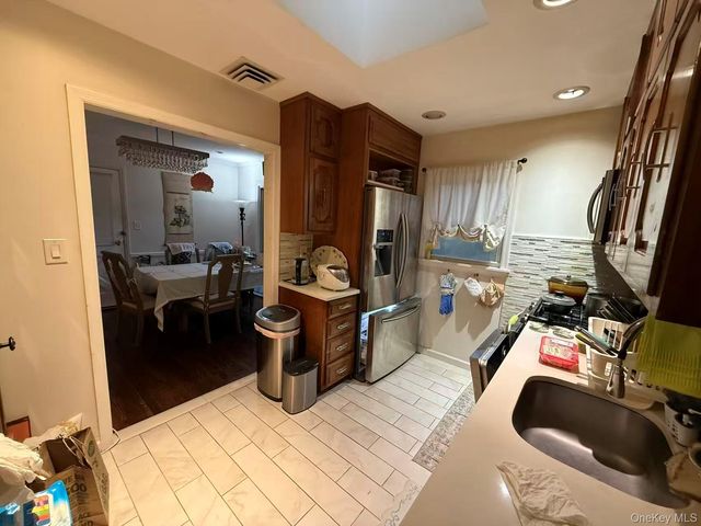 6447 215th Street, Oakland Gardens, NY 11364