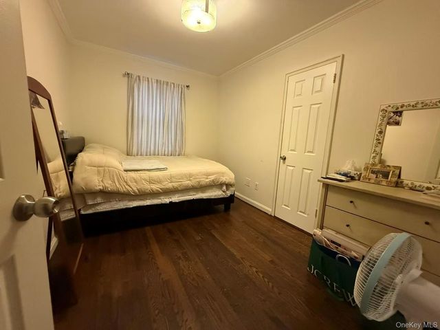 6447 215th Street, Oakland Gardens, NY 11364