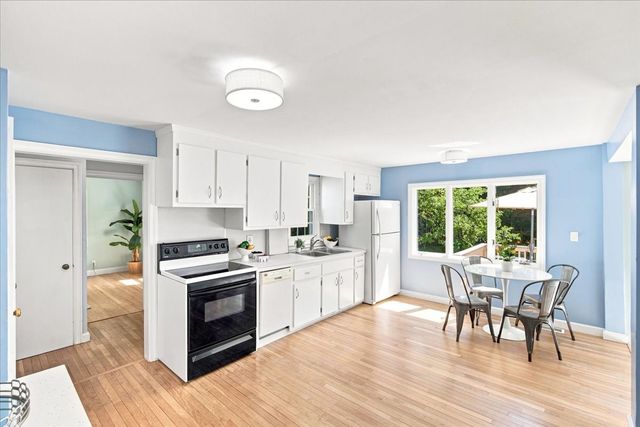 293 Main Street, Walpole, MA 02081