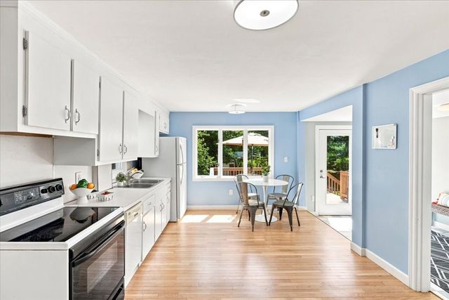 293 Main Street, Walpole, MA 02081