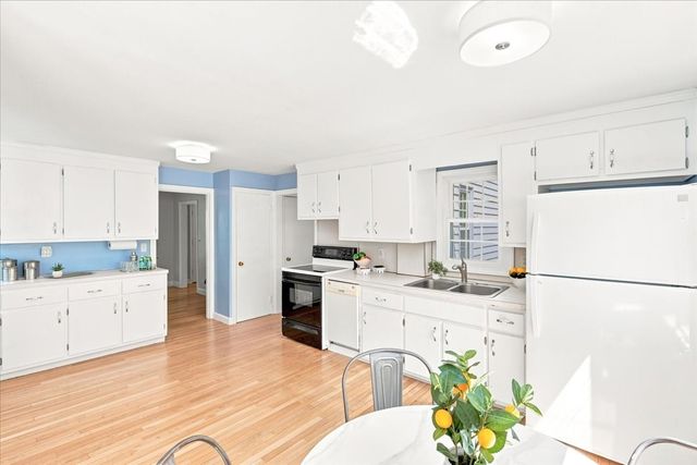 293 Main Street, Walpole, MA 02081