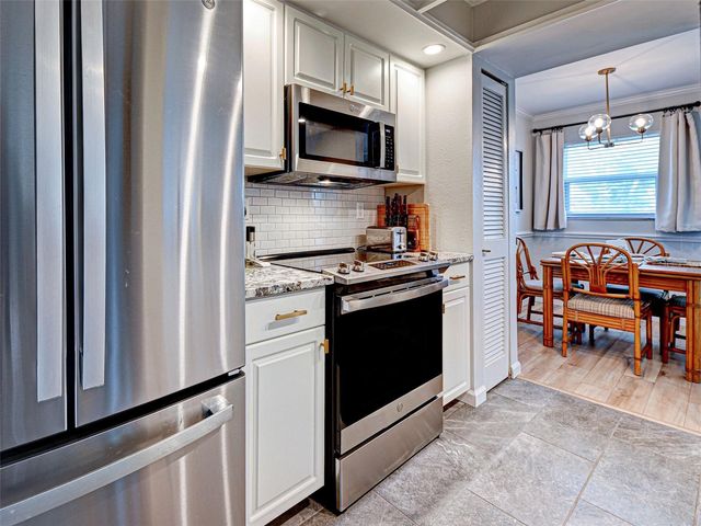 902 GIBBS ROAD 285, Venice, FL 34285