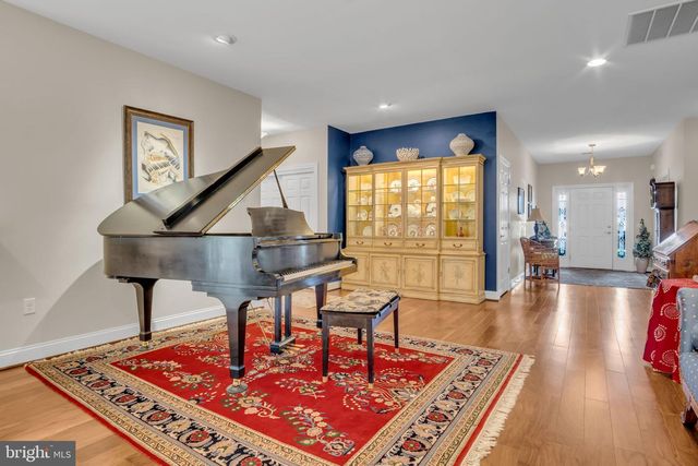 221 LOYAL DRIVE, Mechanicsburg, PA 17050