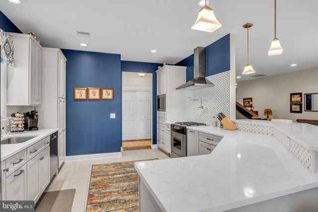 221 LOYAL DRIVE, Mechanicsburg, PA 17050