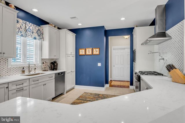221 LOYAL DRIVE, Mechanicsburg, PA 17050