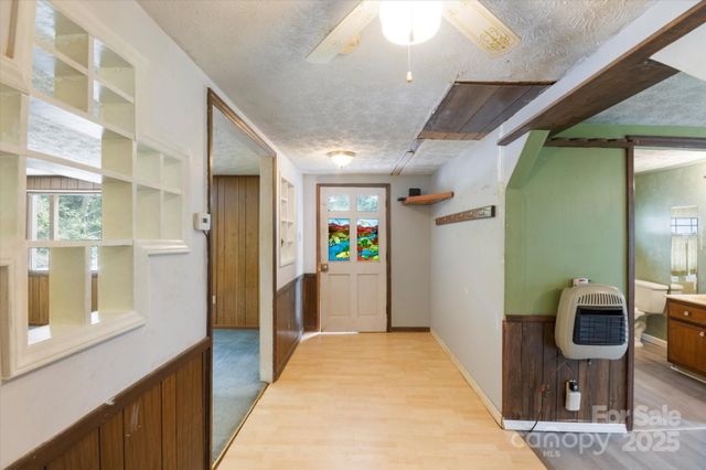 76 Lookout Road, Asheville, NC 28804