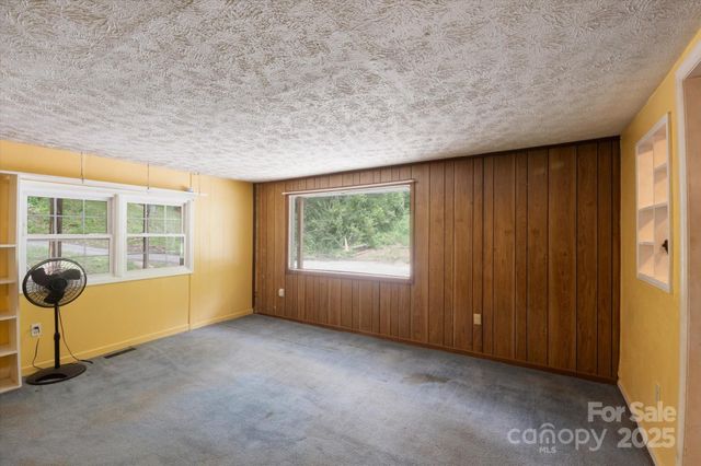 76 Lookout Road, Asheville, NC 28804