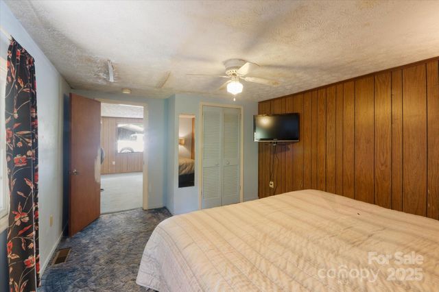 76 Lookout Road, Asheville, NC 28804