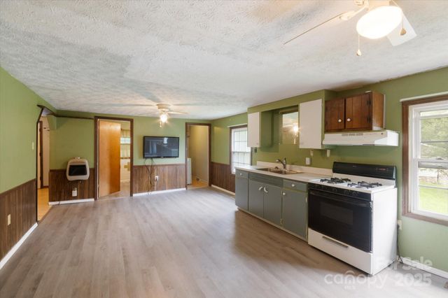76 Lookout Road, Asheville, NC 28804