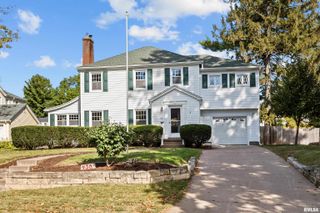 438 GRANT Street, Bettendorf, IA 52722