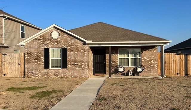 1312 S Morningside Drive, Fayetteville, AR 72701