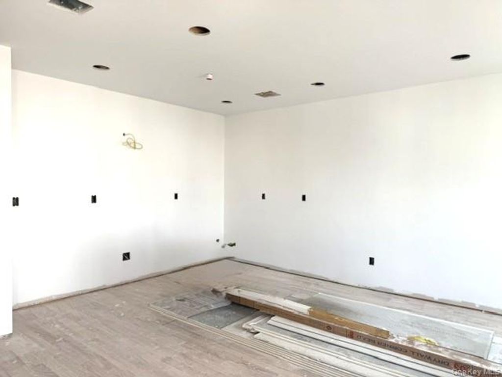 102-24 Dunton Court, Howard Beach, NY 11414 — photo 3