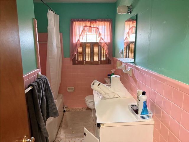 2743 Pine Hill NW Drive, Kennesaw, GA 30144