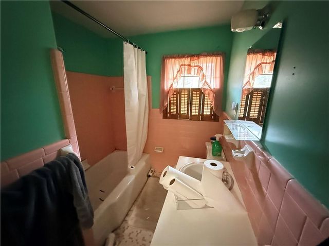 2743 Pine Hill NW Drive, Kennesaw, GA 30144