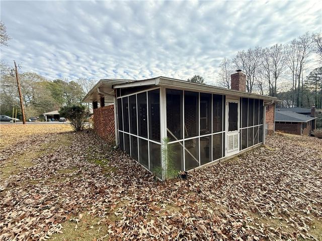 2743 Pine Hill NW Drive, Kennesaw, GA 30144