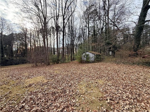 2743 Pine Hill NW Drive, Kennesaw, GA 30144