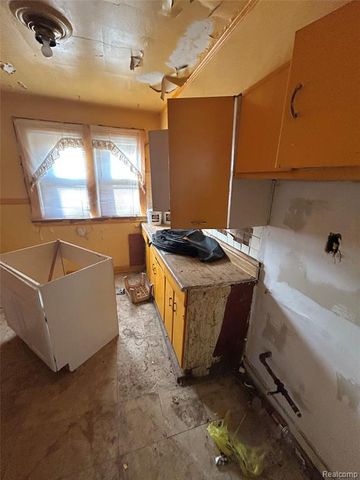 7444 Pilgrim Street, Detroit, MI 48238