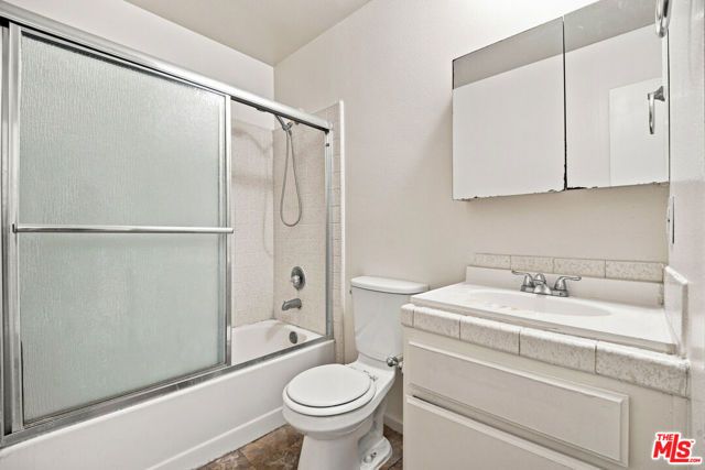 927 S Berendo Street, Los Angeles, CA 90006