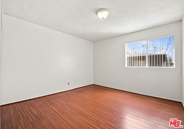 927 S Berendo Street, Los Angeles, CA 90006
