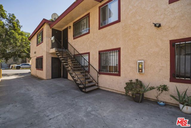 927 S Berendo Street, Los Angeles, CA 90006