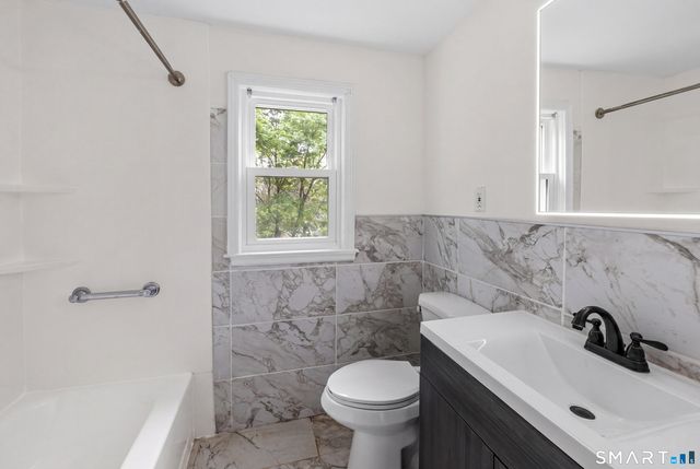 110 Greenwood Drive, Manchester, CT 06042