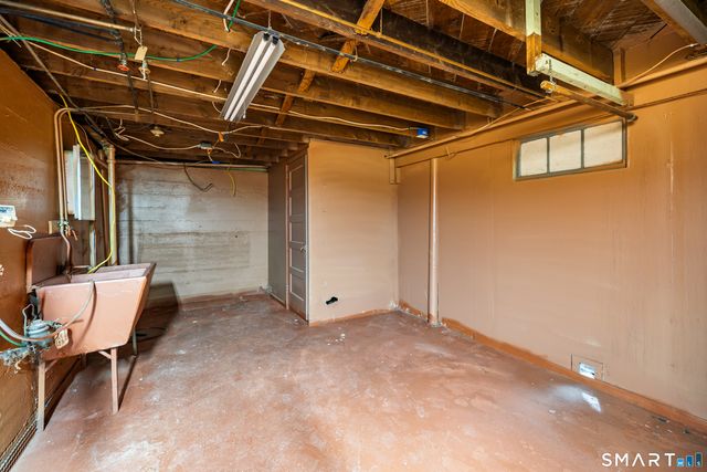 110 Greenwood Drive, Manchester, CT 06042