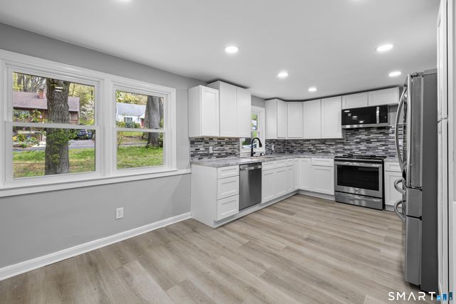 110 Greenwood Drive, Manchester, CT 06042