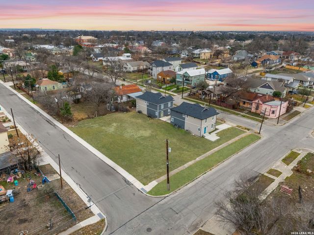 903 Dawson, San Antonio, TX 78202