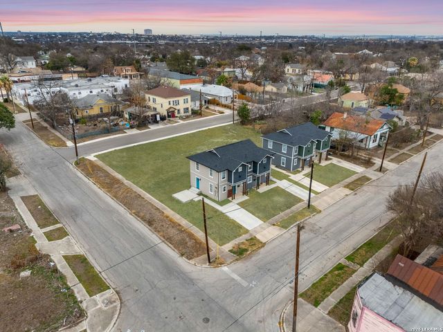 903 Dawson, San Antonio, TX 78202