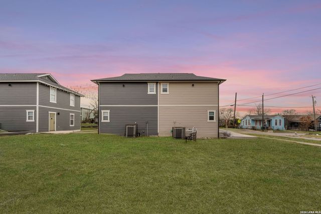 903 Dawson, San Antonio, TX 78202