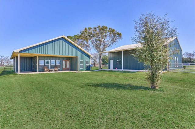 3792 County Road 305, Buffalo, TX 75831