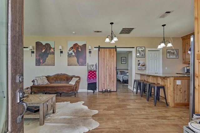 3792 County Road 305, Buffalo, TX 75831