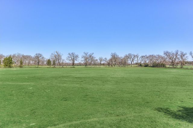 3792 County Road 305, Buffalo, TX 75831