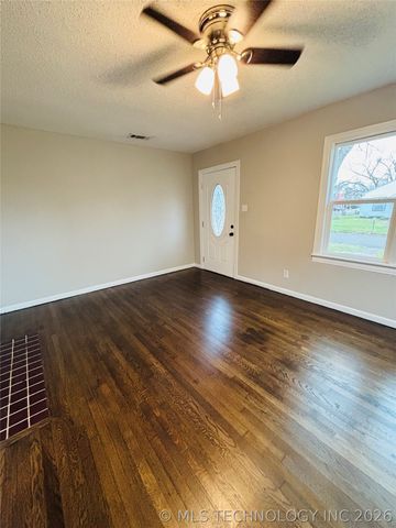 1302 Walnut, Muskogee, OK 74403