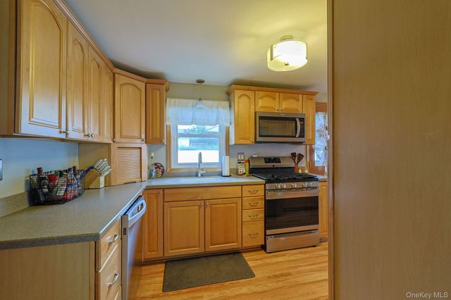 21 Continental Drive, New Windsor, NY 12553