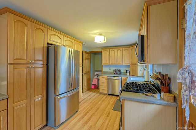 21 Continental Drive, New Windsor, NY 12553