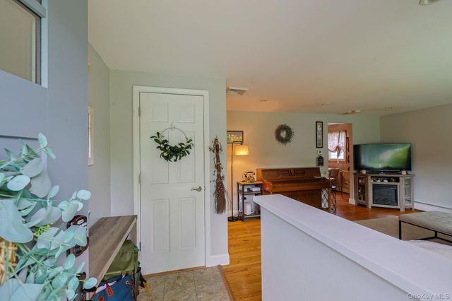 21 Continental Drive, New Windsor, NY 12553