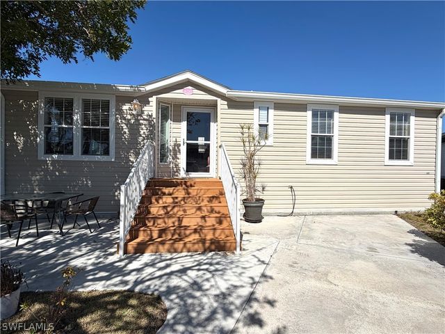 4750 Lantern LN W, Estero, FL 33928