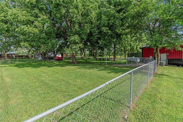 4640 SE Kickapoo Drive, Lathrop, MO 64465