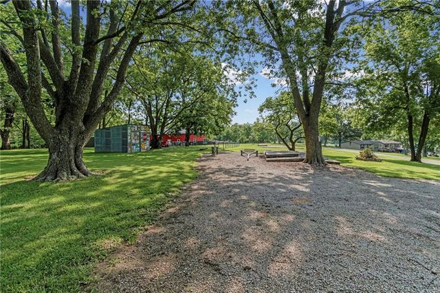 4640 SE Kickapoo Drive, Lathrop, MO 64465