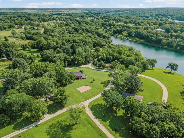 4640 SE Kickapoo Drive, Lathrop, MO 64465