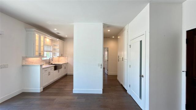 21224 W Rinaldi, Chatsworth, CA 91311