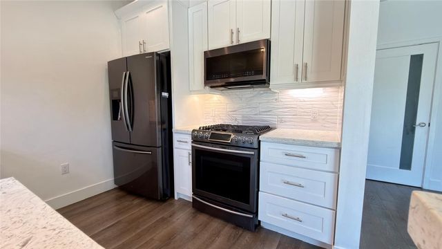 21224 W Rinaldi, Chatsworth, CA 91311