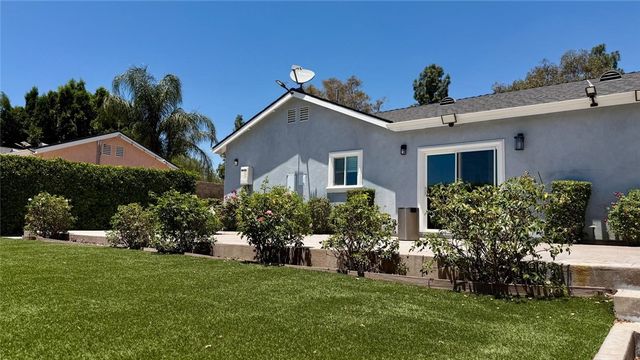 21224 W Rinaldi, Chatsworth, CA 91311