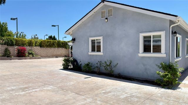 21224 W Rinaldi, Chatsworth, CA 91311