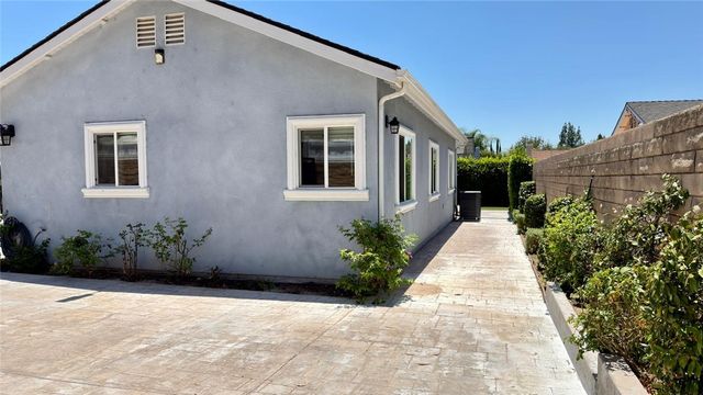 21224 W Rinaldi, Chatsworth, CA 91311