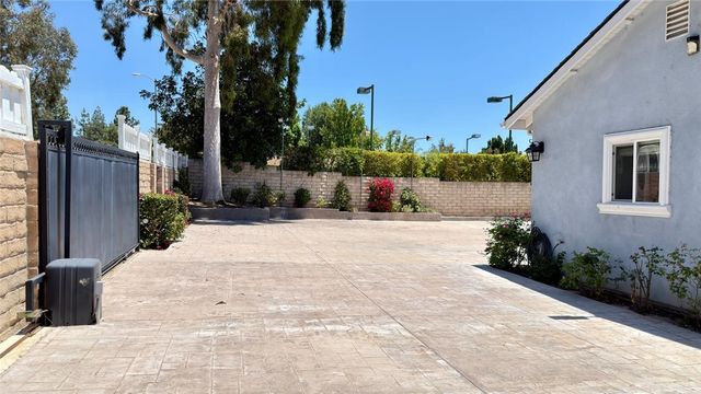 21224 W Rinaldi, Chatsworth, CA 91311