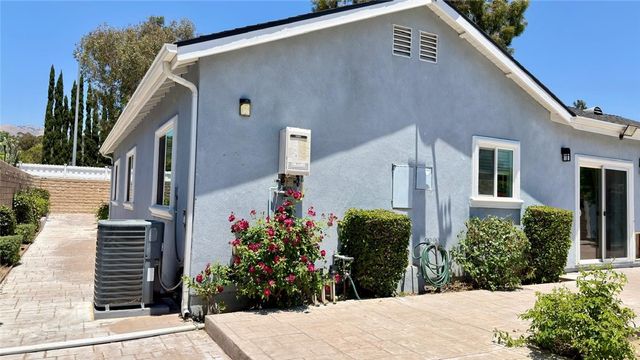 21224 W Rinaldi, Chatsworth, CA 91311