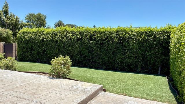 21224 W Rinaldi, Chatsworth, CA 91311