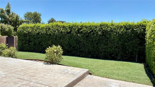 21224 W Rinaldi, Chatsworth, CA 91311